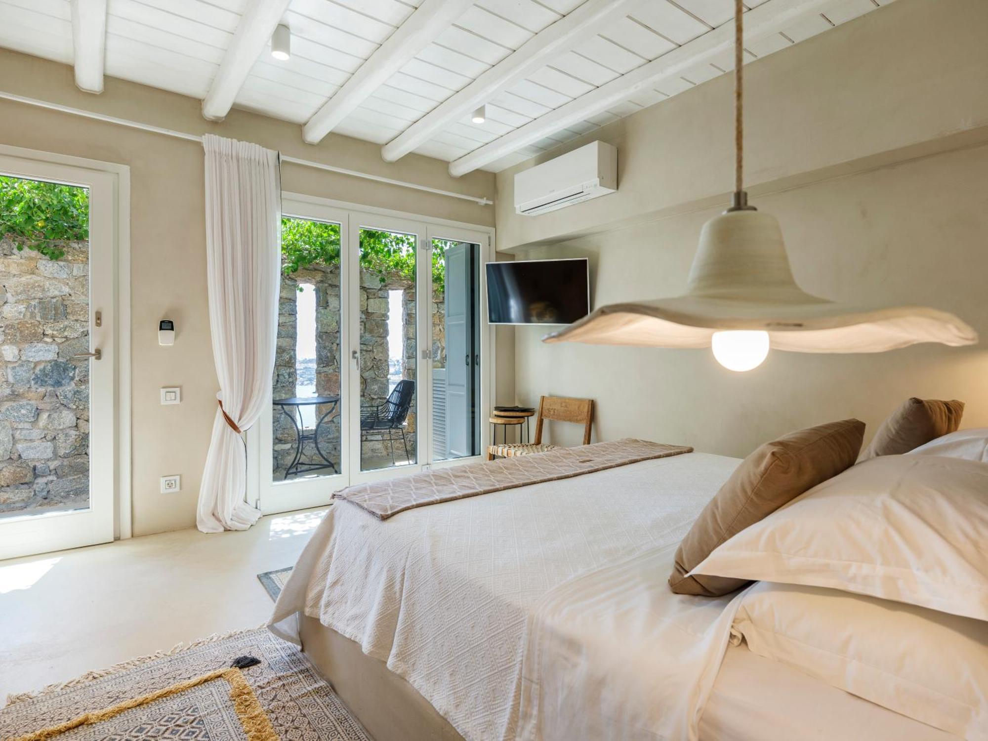 V&V Guest House - Luxury Suites Ornos  Ngoại thất bức ảnh